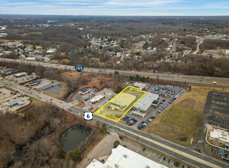 More Photos Of 10 Highland Ave, Seekonk Freestanding For Sale