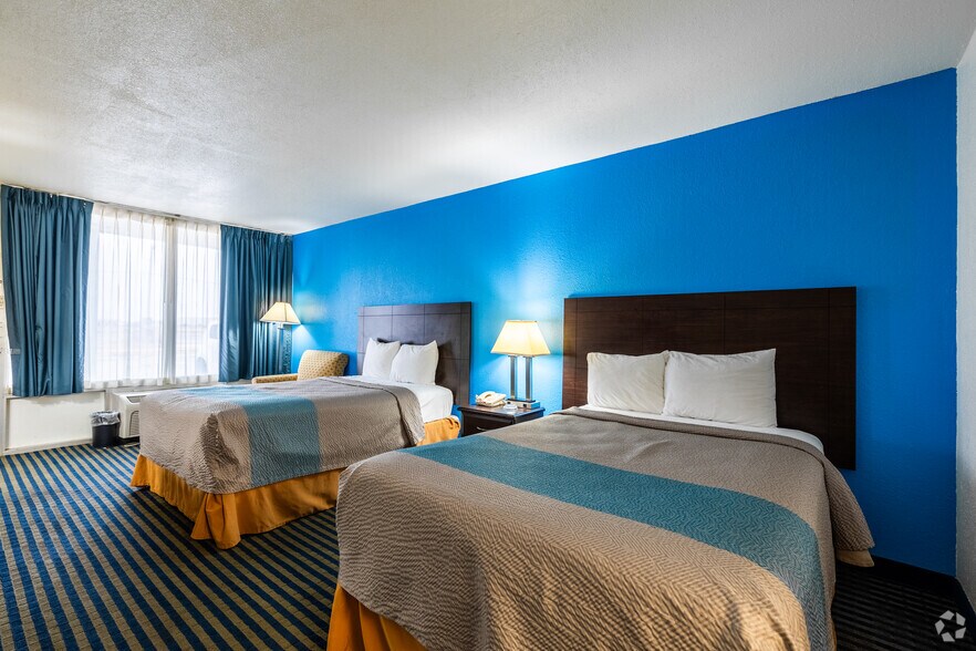 More Photos Of 722 E Pancake Blvd, Liberal Hotel For Sale