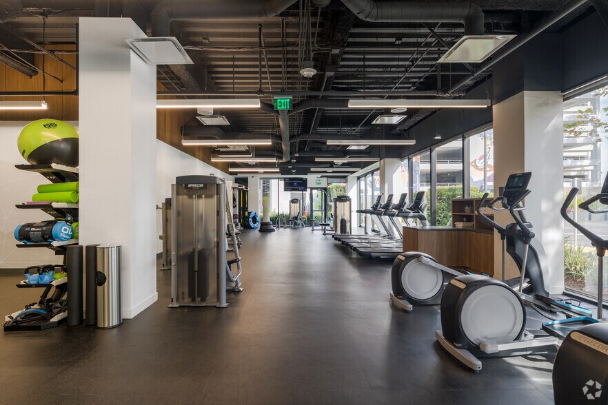 More Photos Of 300 Continental Blvd, El Segundo Unknown For Lease