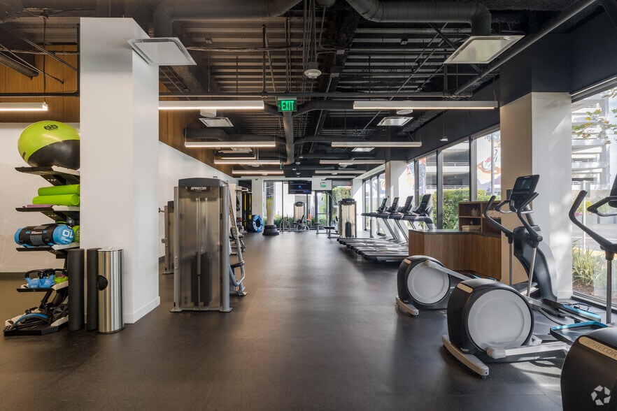 More Photos Of 400 Continental Blvd, El Segundo Office For Lease