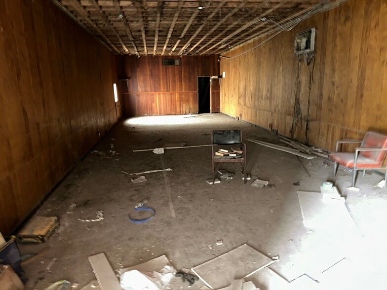 More Photos Of 14738 Joy rd, Detroit Freestanding For Sale