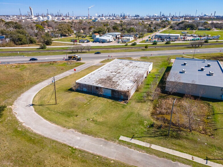 More Photos Of 2002 Highway 3, La Marque Industrial For Sale