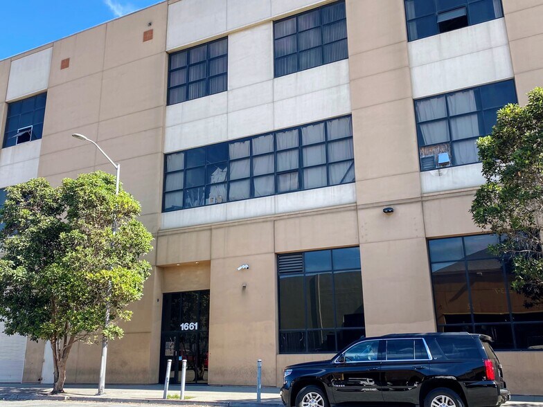 More Photos Of 1661 Tennessee St, San Francisco Light Distribution For Lease