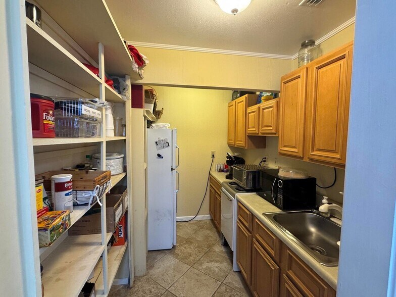 More Photos Of 725 Harbor Blvd E, Destin Medical For Sale