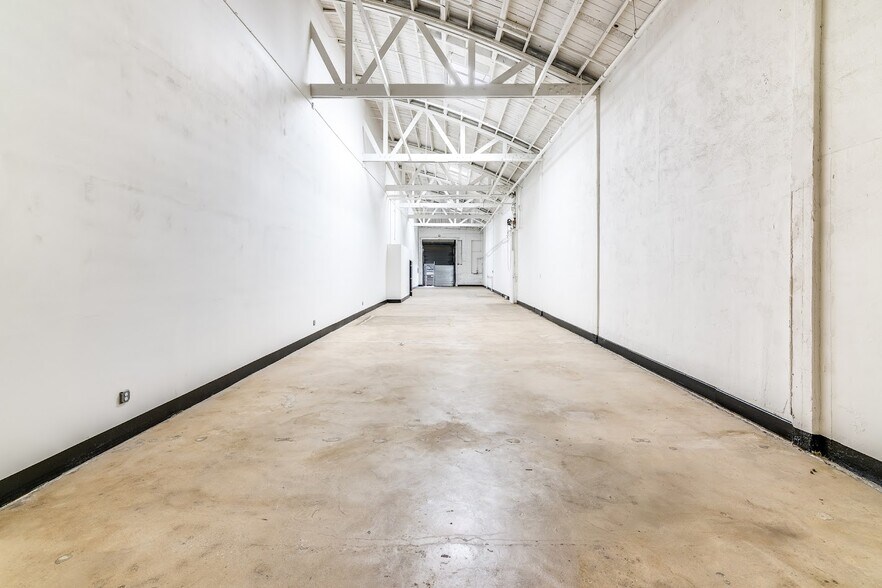 More Photos Of 2023-2043 S Santa Fe Ave, Los Angeles Unknown For Lease