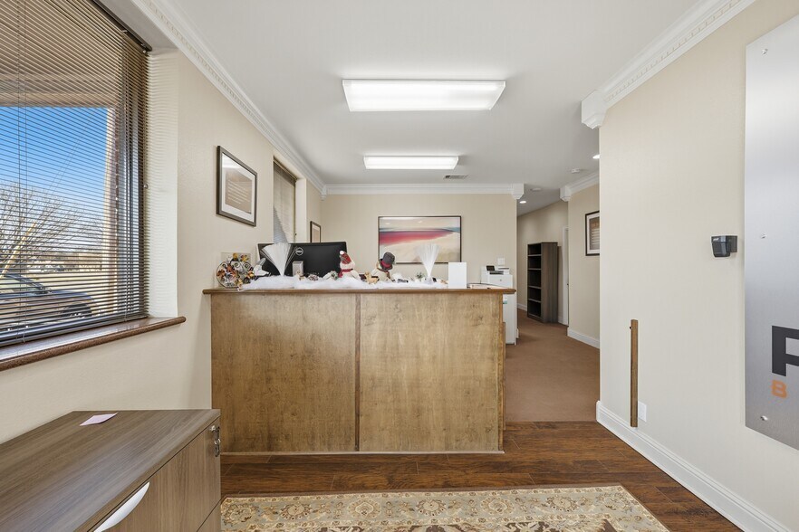 More Photos Of 203 N 5th St, Wills Point Office For Sale