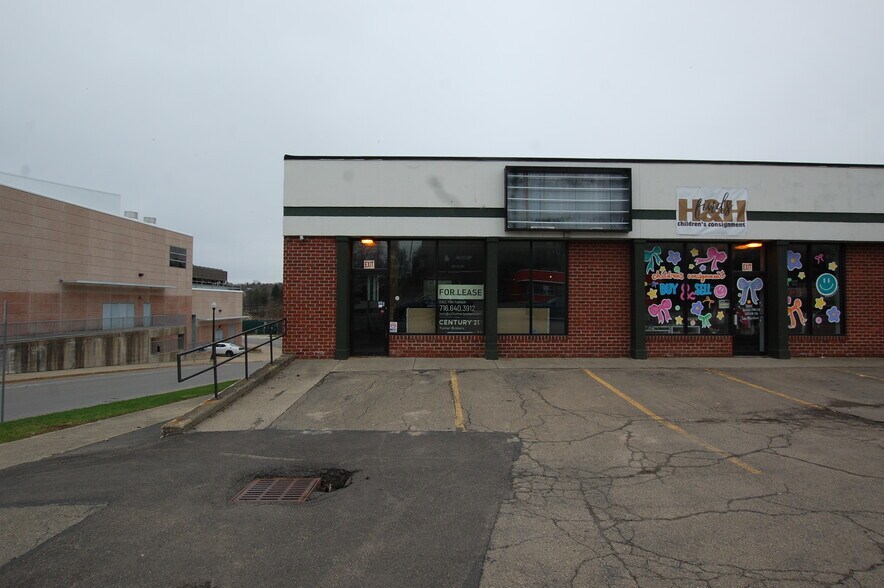 More Photos Of 405 W Third St, Jamestown Unknown For Lease