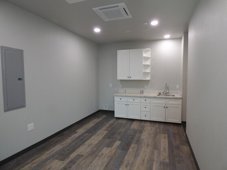 More Photos Of 2055 N Broadway, Walnut Creek Office For Sale