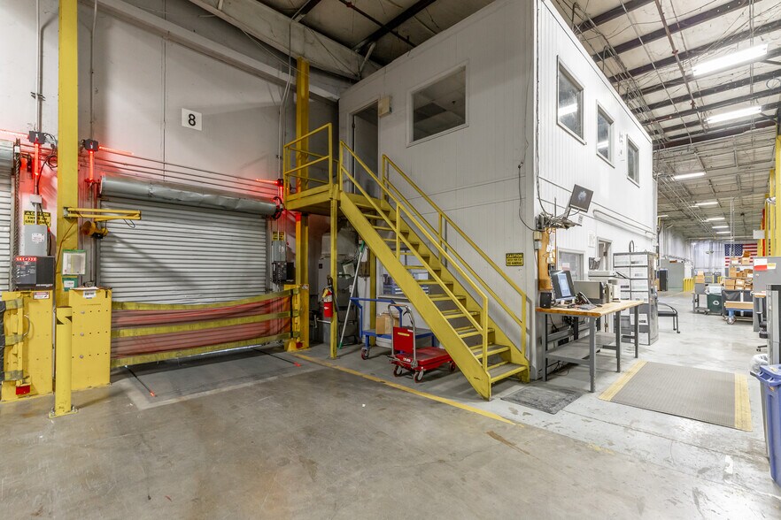 More Photos Of 1750 Hardeman Ln NE, Cleveland Warehouse For Lease