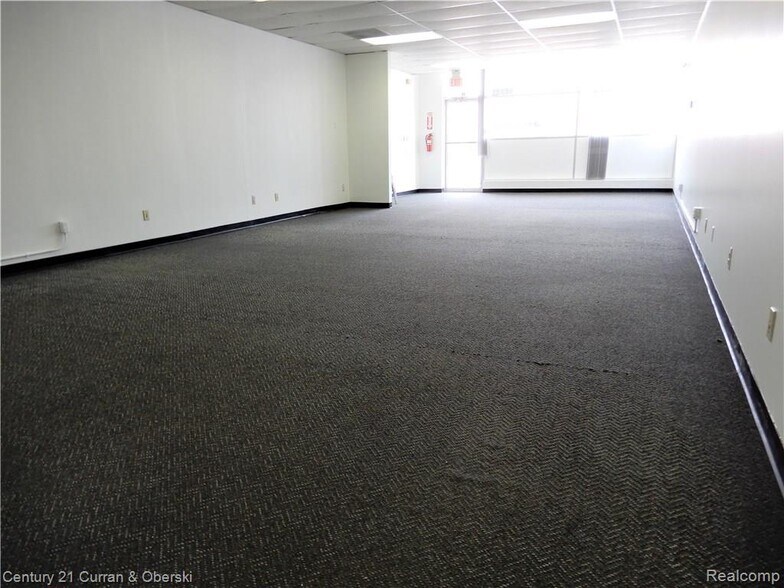 More Photos Of 12142-12154 Dix Toledo Rd, Southgate Freestanding For Lease