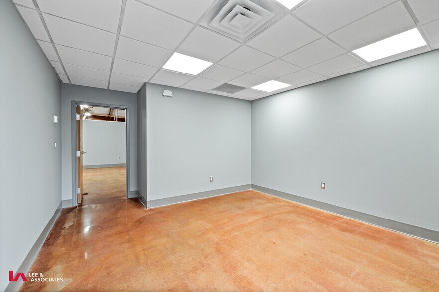 More Photos Of 1810 Lee Rd, Lithia Springs Office For Sale