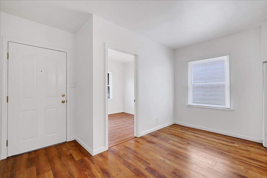 More Photos Of 2611 Alhambra, Sacramento Multifamily For Sale