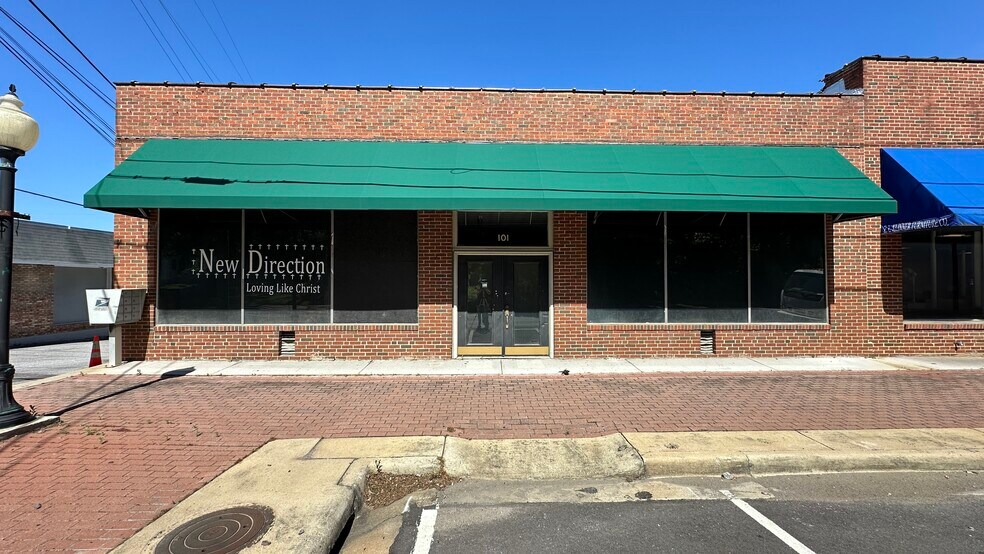 More Photos Of 101 1st St N, Alabaster General Retail For Sale