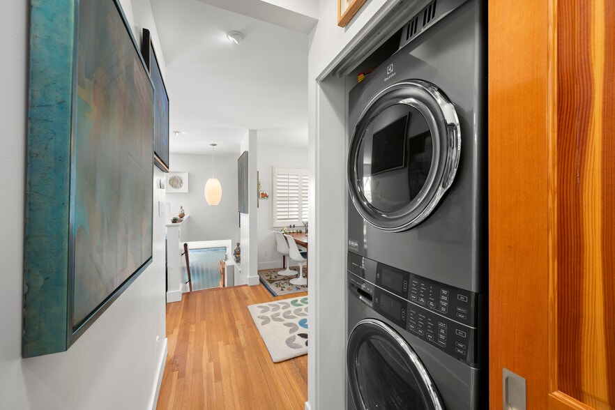 More Photos Of 112-20 E Redwood St, San Diego Apartments For Sale