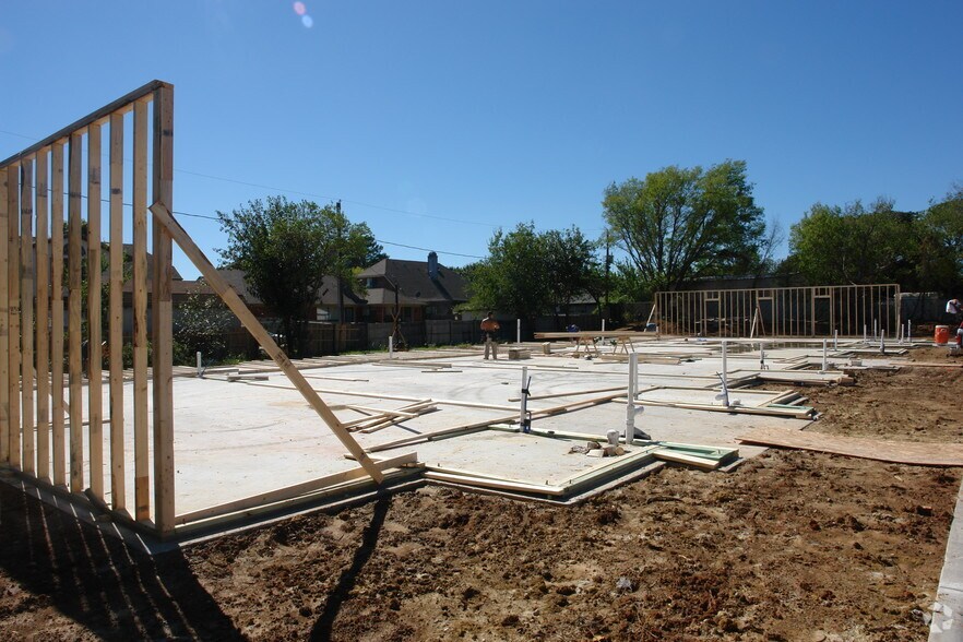 More Photos Of 4204 SW Green Oaks Blvd, Arlington Business Park For Sale