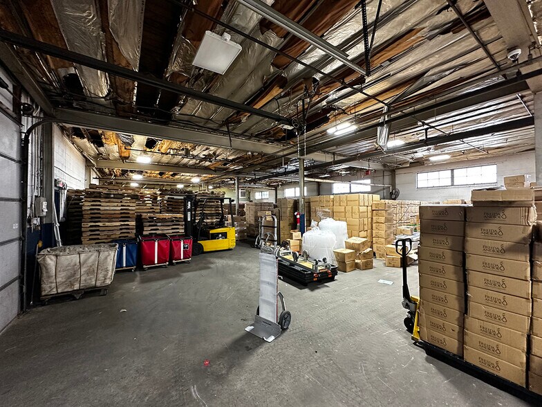 More Photos Of 1010 W Elizabeth Ave, Linden Warehouse For Lease