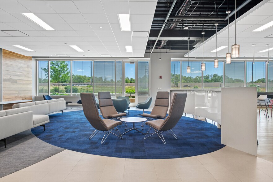 More Photos Of 3333 Finley Rd, Downers Grove Office For Lease