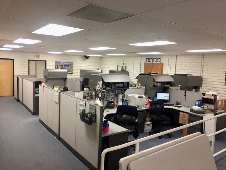 More Photos Of 1051 E Wardlow Rd, Long Beach Office For Lease