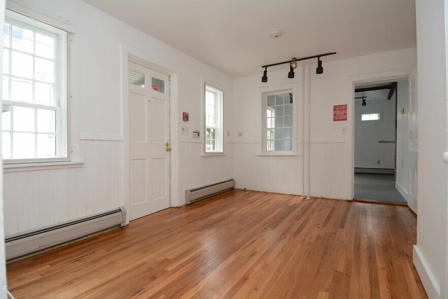 More Photos Of 393-395 Massachusetts Ave, Arlington Office For Sale