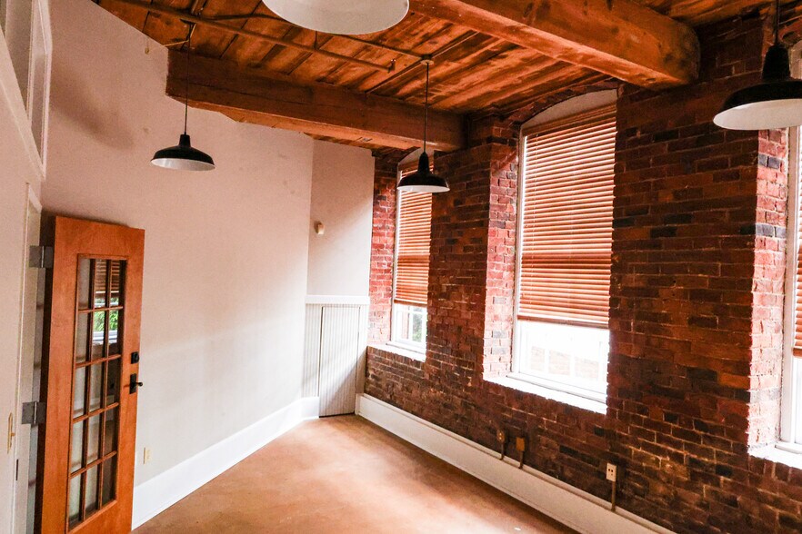 More Photos Of 200 Brookstown Ave, Winston-Salem Loft Creative Space For Lease