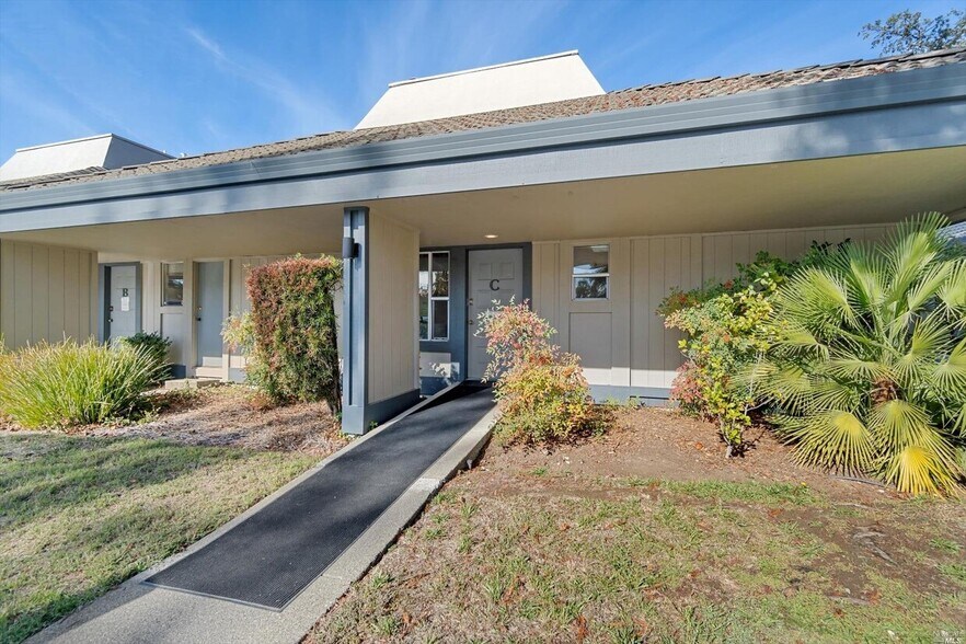More Photos Of 455 March Ave, Healdsburg Medical For Sale