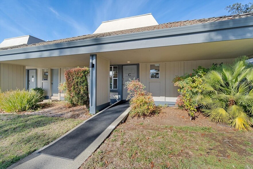 More Photos Of 455 March Ave, Healdsburg Medical For Sale