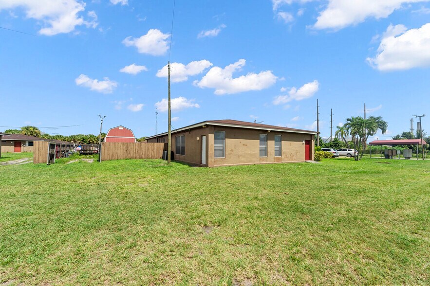 More Photos Of 700 Harlem Tenants Cir, Clewiston Apartments For Sale
