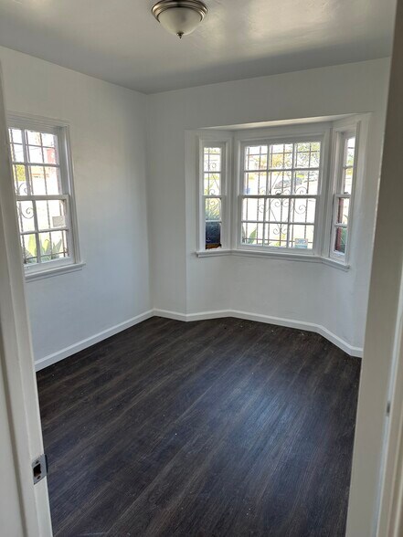 More Photos Of 3956 W Slauson Ave, Los Angeles Medical For Sale