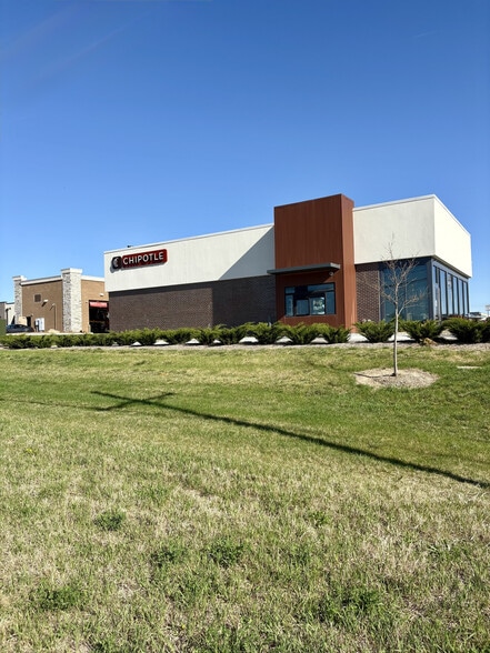 More Photos Of 19005 Oakmont Dr, Omaha Fast Food For Sale