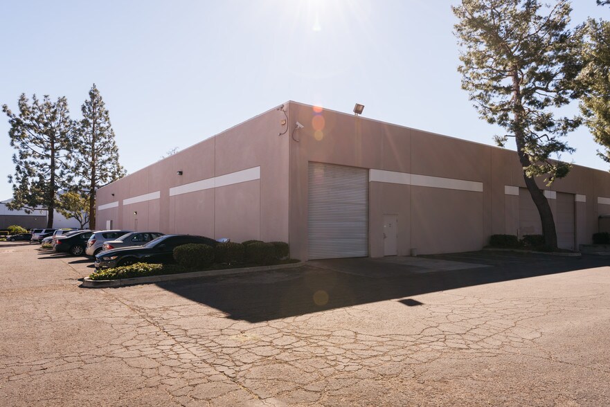 More Photos Of 725 Via Alondra, Camarillo Warehouse For Lease