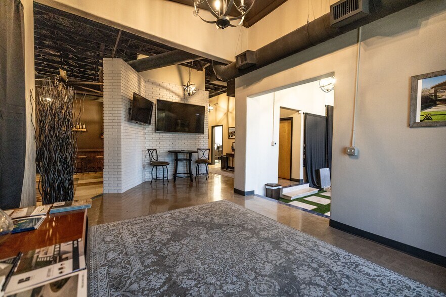 More Photos Of 2433-2439 E University Dr, Tempe Storefront Retail Office For Sale