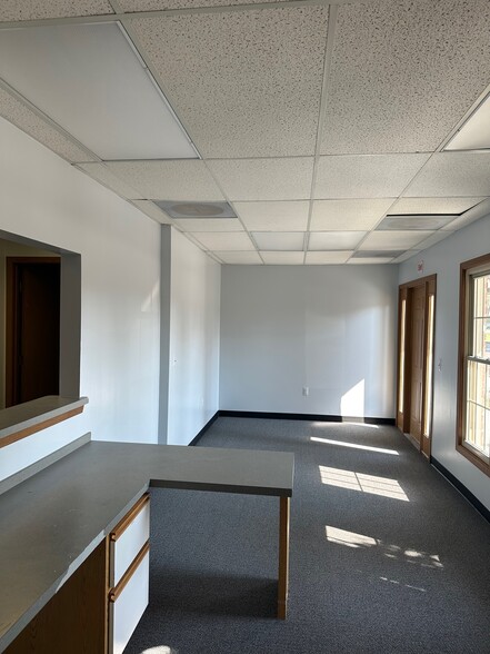 More Photos Of 46401 Romeo Plank Rd, Macomb Township Medical For Lease