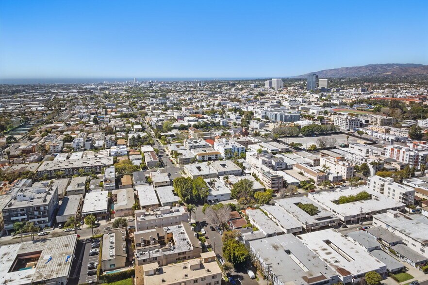 More Photos Of 11565 Iowa Ave, Los Angeles Apartments For Sale
