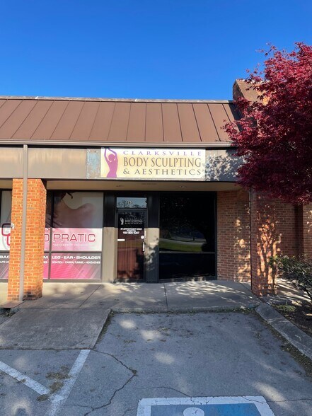 Primary Photo Of 201-285 Dover Rd, Clarksville Storefront For Lease