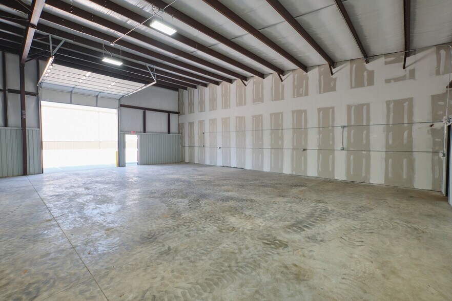 More Photos Of 30130 Dobbin Huffsmith Rd, Magnolia Distribution For Sale