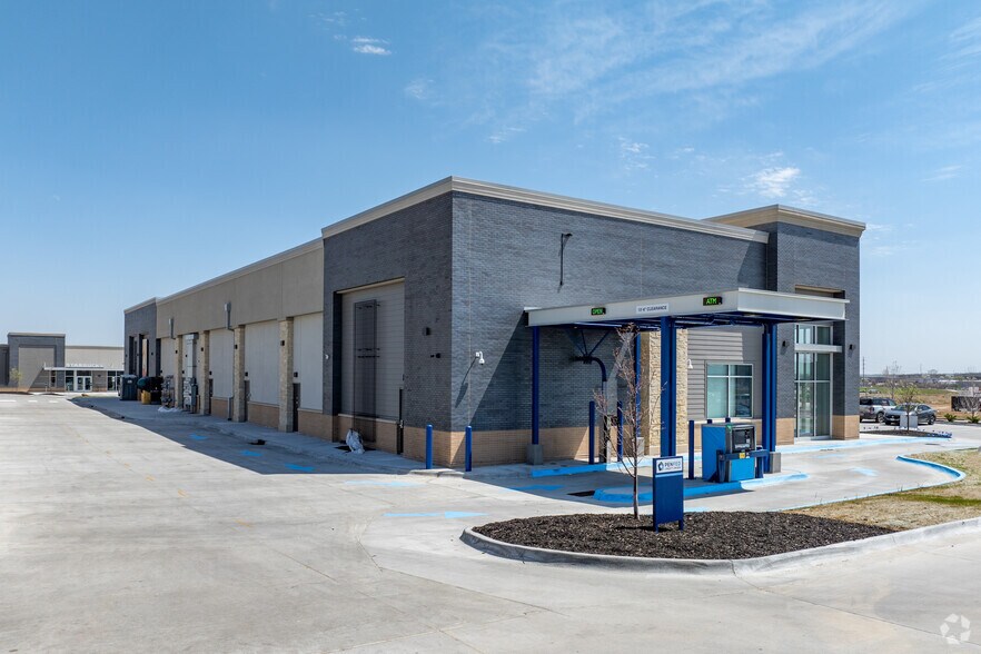 More Photos Of 12434 Southport Pky, La Vista Storefront For Lease
