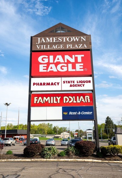 More Photos Of 2750 Mahoning Ave NW, Warren Unknown For Lease