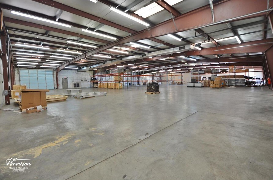 More Photos Of 4820 Commercial Dr, Huntsville Warehouse For Sale