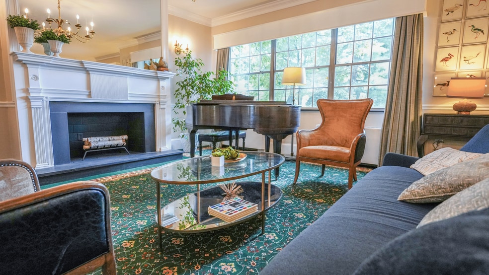 More Photos Of 1062 E Lancaster Ave, Bryn Mawr Apartments For Lease