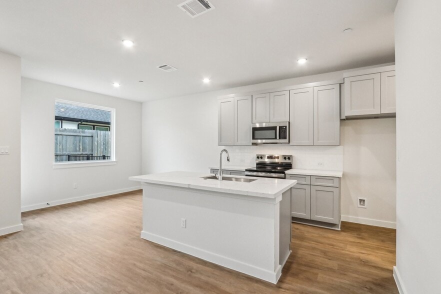 More Photos Of 2600 Gattis School Rd, Round Rock Multifamily For Sale