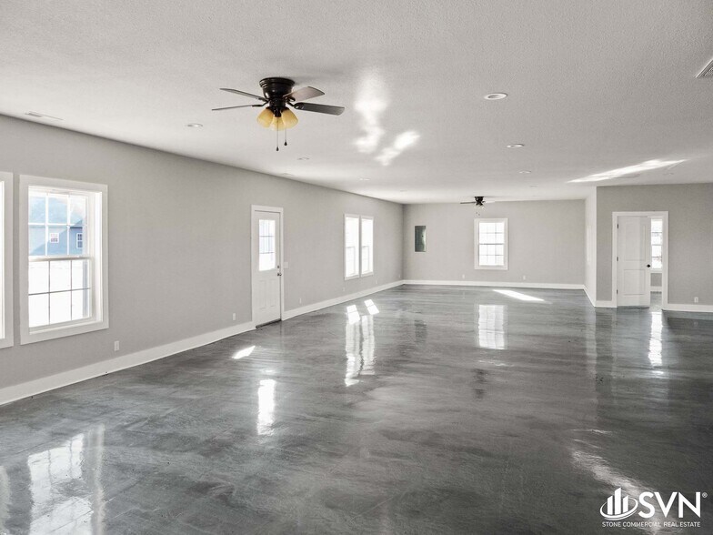 More Photos Of 300 Opportunity dr, Mayfield Warehouse For Sale