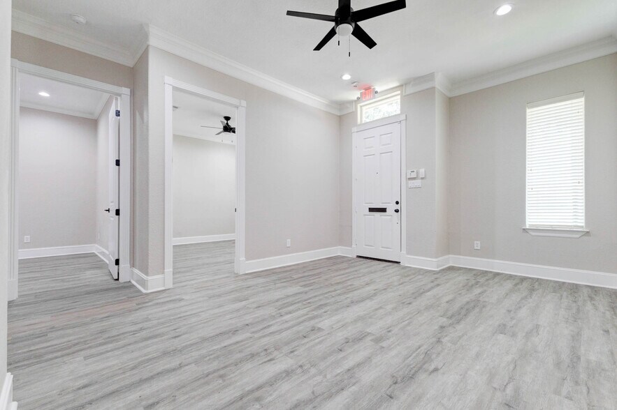 More Photos Of 11601 Spring Cypress Rd, Tomball Medical For Lease