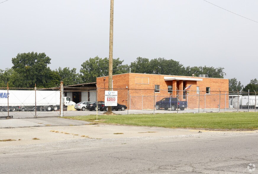 More Photos Of 5657 Enterprise Blvd, Toledo Truck Terminal For Lease