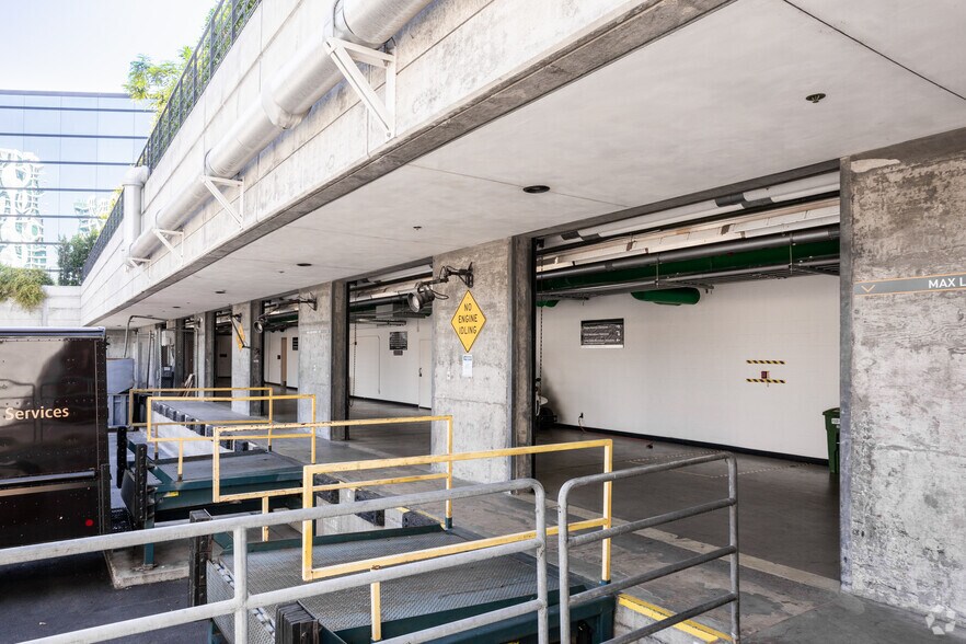 More Photos Of 3351 Michelson Dr, Irvine Unknown For Lease