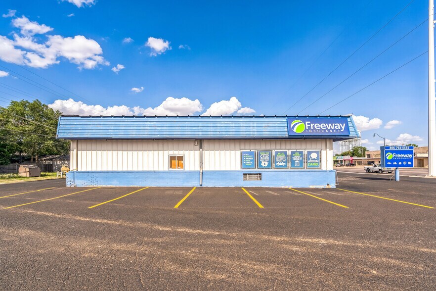 More Photos Of 2406 34th St, Lubbock Office For Sale
