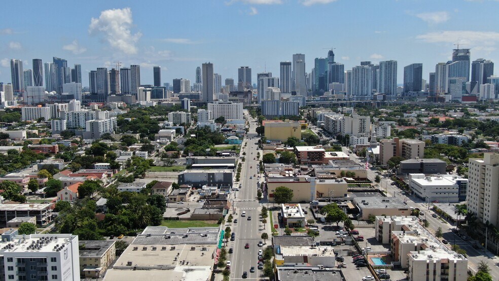 More Photos Of 1044 W Flagler St, Miami Storefront For Lease