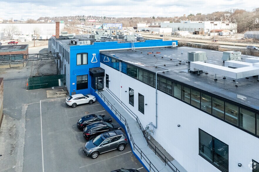 More Photos Of 17 Briden St, Worcester Manufacturing For Lease