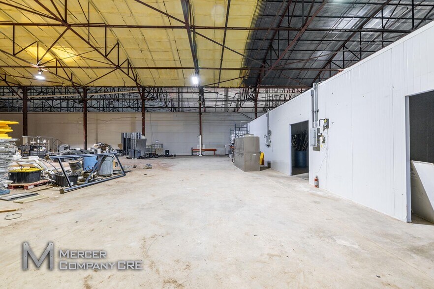 More Photos Of 900 N 4th St, Guthrie Manufacturing For Sale