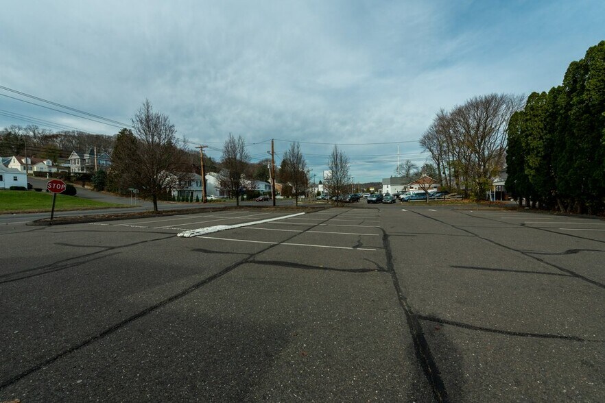 More Photos Of 376 River Rd, Shelton Restaurant For Sale