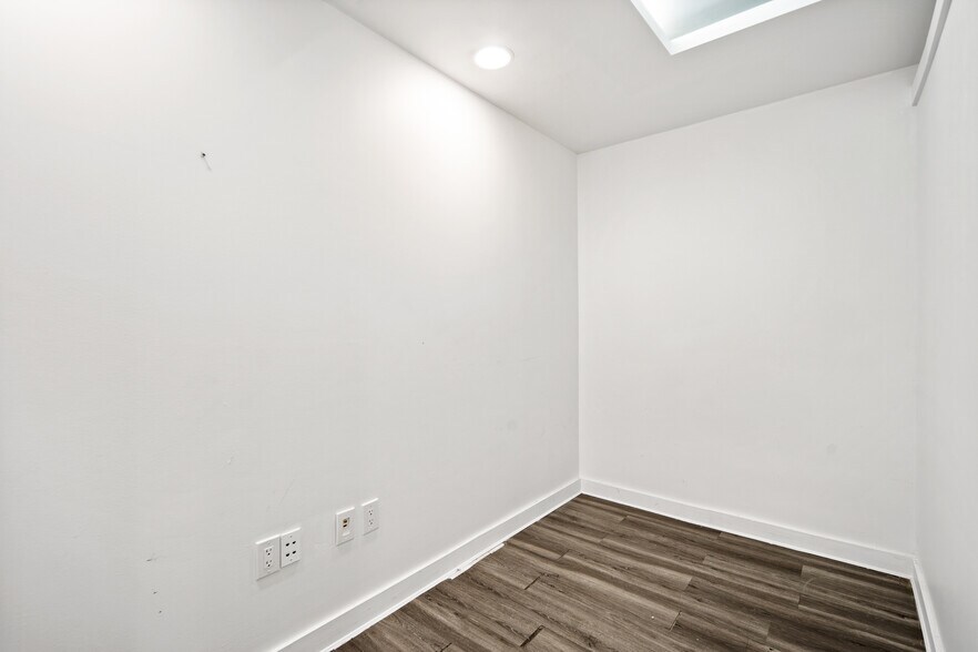 More Photos Of 800 Second Ave, New York Medical For Lease